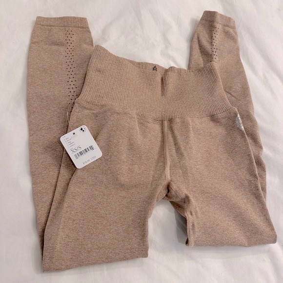 Free people movement good karma legging NWT - Picture 6 of 10